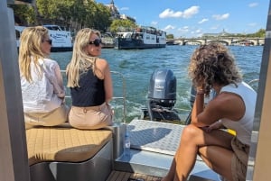 Paris: Private VIP-Kreuzfahrt auf der Seine mit Champagner und Macarons