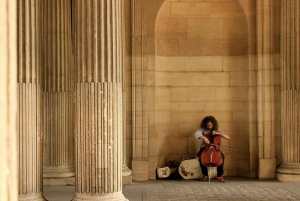 Paris: Private 2-Hour Walking Tour with a Parisian guide