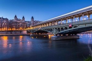 Paris: Private 2-Hour Walking Tour with a Parisian guide