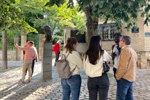 Paris: Private 2-Hour Walking Tour with a Parisian guide
