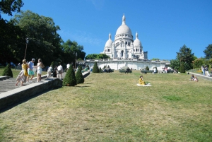 Paris: Private 2-Hour Walking Tour with a Parisian guide