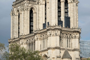 Paris: Private 2-Hour Walking Tour with a Parisian guide