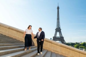 Paris: Private Eiffel Tower Express Photoshoot