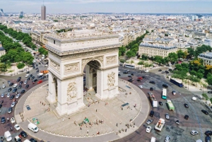 Paris: Private Full or Half-Day Sightseeing Tour with Local