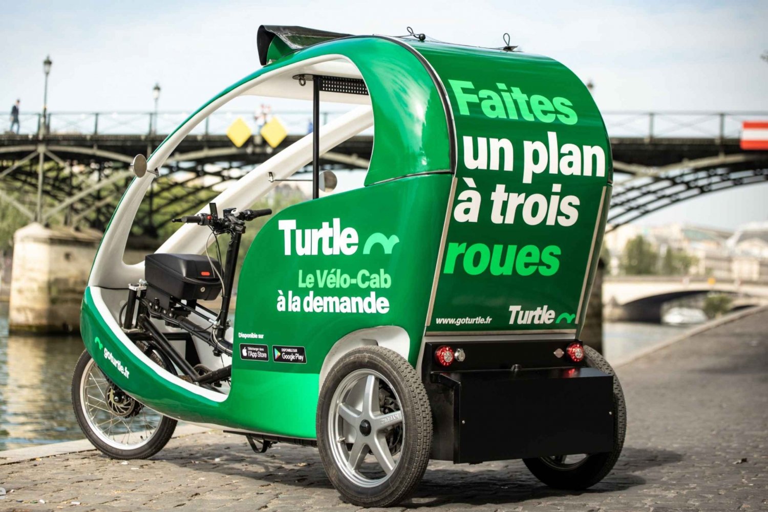 Paris : Private guided tour in Rickshaw bike - Napoléon