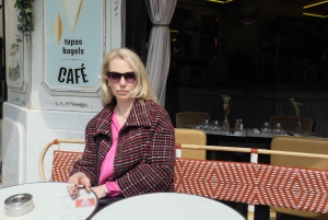 Paris: Private Marais District Photoshoot Plus 1 Polaroid