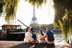 Pariisi: Yksityinen valokuvaussessio Eiffel-tornin lähellä, 55 kuvaa