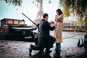 Paris: Private Photoshoot Near the Eiffel Tower