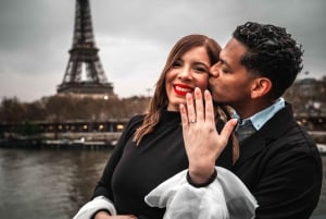 Paris: Private Photoshoot Near the Eiffel Tower