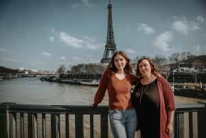 Paris: Private Photoshoot Near the Eiffel Tower