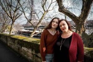 Paris: Private Photoshoot Near the Eiffel Tower