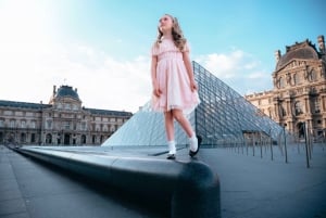 Paris: Private Photoshoot Near the Eiffel Tower