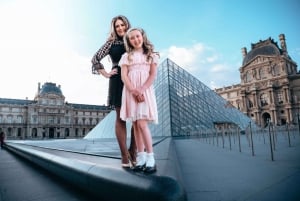 Paris: Private Photoshoot Near the Eiffel Tower