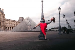 Paris: Private Photoshoot Near the Eiffel Tower