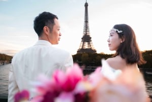 Paris: Private Photoshoot Near the Eiffel Tower