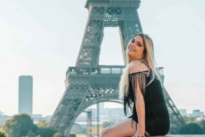 Paris : Private Professional Photoshoot at the Eiffel Tower