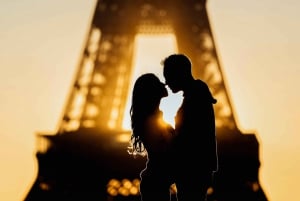 Paris : Private Professional Photoshoot at the Eiffel Tower