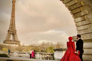 Paris : Private Professional Photoshoot at the Eiffel Tower