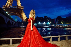 Paris : Private Professional Photoshoot at the Eiffel Tower
