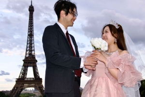 Paris : Private Professional Photoshoot at the Eiffel Tower