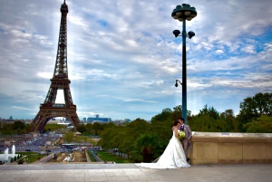 Paris : Private Professional Photoshoot at the Eiffel Tower