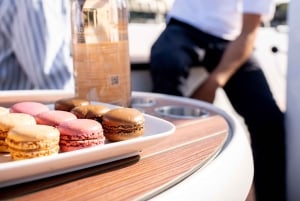 París: Crucero Privado en Barco Pequeño con Rosé y Macarons