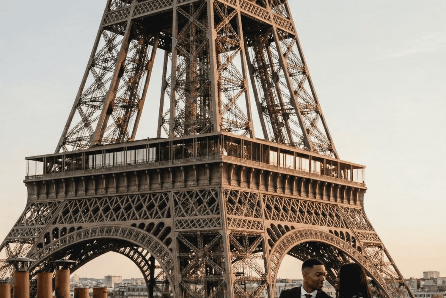 Paris: Private Rooftop Photoshoot with Eiffel Tower View