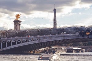 Paris: Cruzeiro privado no rio Sena com Paris Seine