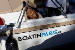 Париж: Частный круиз на маленькой лодке с розе и макаронами