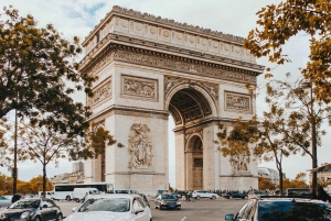 パリ：運転手付き車でのプライベートツアー