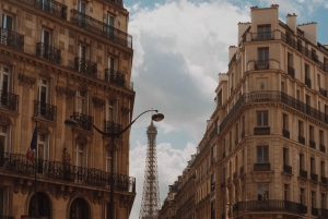 パリ：運転手付き車でのプライベートツアー