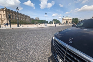 パリ：運転手付き車でのプライベートツアー