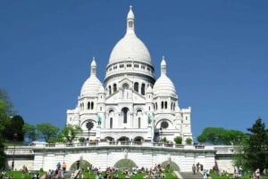 Paris: Private Transfer from CDG Airport to Paris