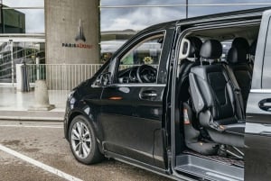 Paris: Private Transfer to/from Charles de Gaulle Airport