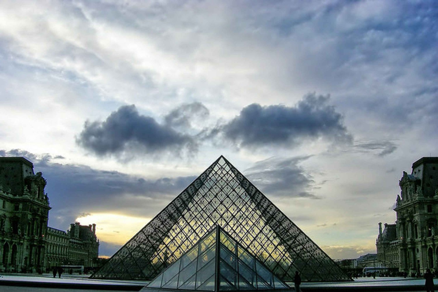 Paris : Private Walking Guided Tour of City's Highlights