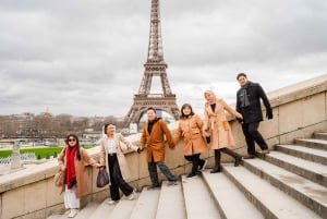 París: sesión fotográfica al atardecer en el corazón de París: Louvre, Orsay, Eiffel.