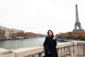 Paris : Professional Photoshoot at Eiffel Tower