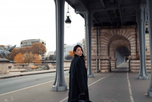 Paris : Professional Photoshoot at Eiffel Tower