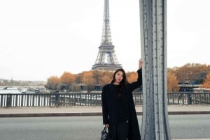 Paris : Professional Photoshoot at Eiffel Tower