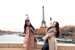 Paris : Professional Photoshoot at Eiffel Tower