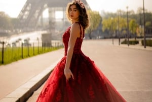 Paris : Professional Photoshoot at Eiffel Tower