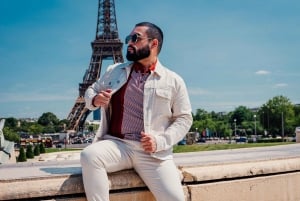 Paris: Professional Photoshoot with the Eiffel Tower