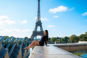 Paris: Professional Photoshoot with the Eiffel Tower