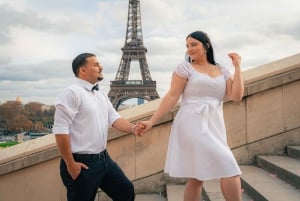 Paris: Professional Photoshoot with the Eiffel Tower