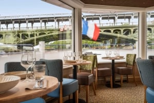 Paris: Romantic Cruise with 3-course Dinner on Seine River