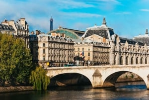 Paris: Romantic Cruise with 3-course Dinner on Seine River