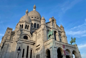 Paris: Romantic Evening Cruise & Montmartre Self-Guided Tour