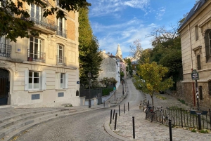 Paris: Romantic Evening Cruise & Montmartre Self-Guided Tour