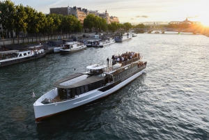 Paris: Romantic Evening Cruise & Montmartre Self-Guided Tour