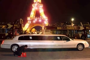 Paris: Romantic Limousine Tour